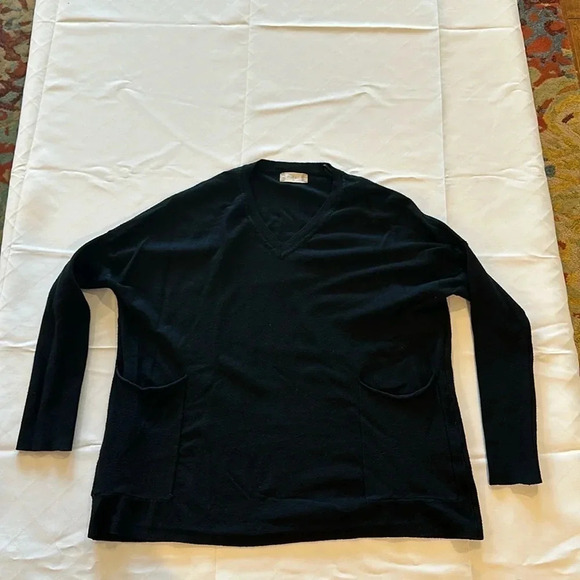 Altar’d State V-Neck Tunic Sweater‎ Women's Small Black Pockets Oversized - Picture 1 of 4